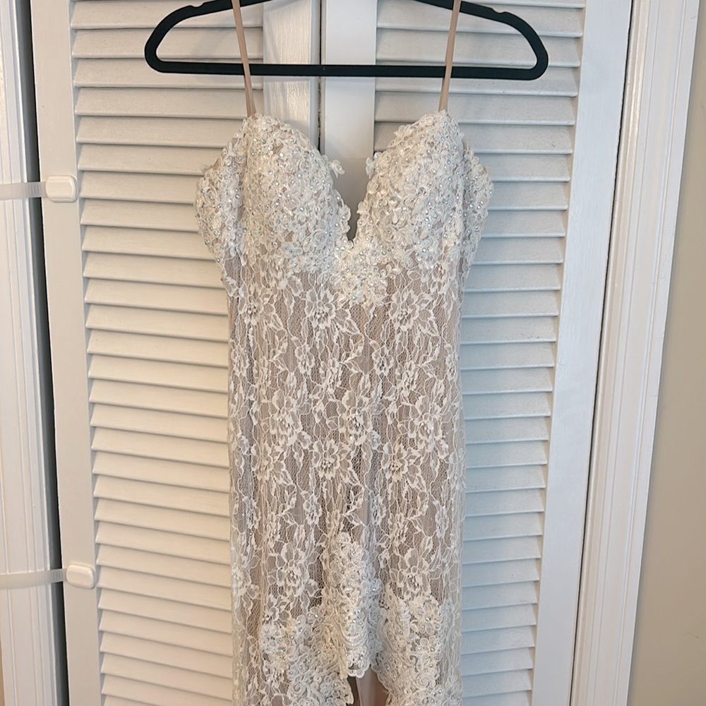 White Lace Dress / Gown - Prom, Bridal, Bachelorette Size 7 / 8